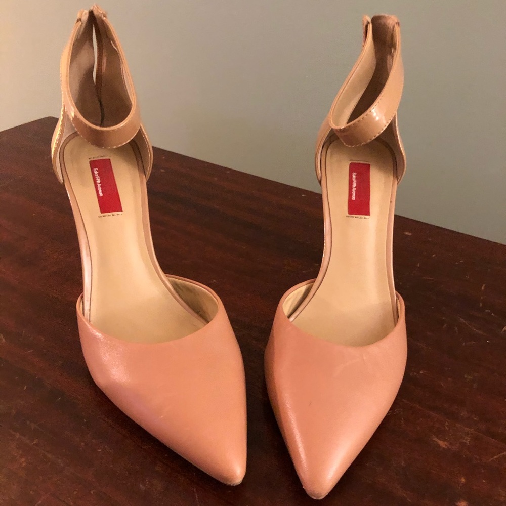 👠 SAKS 5th Avenue- point toe ankle strap heels